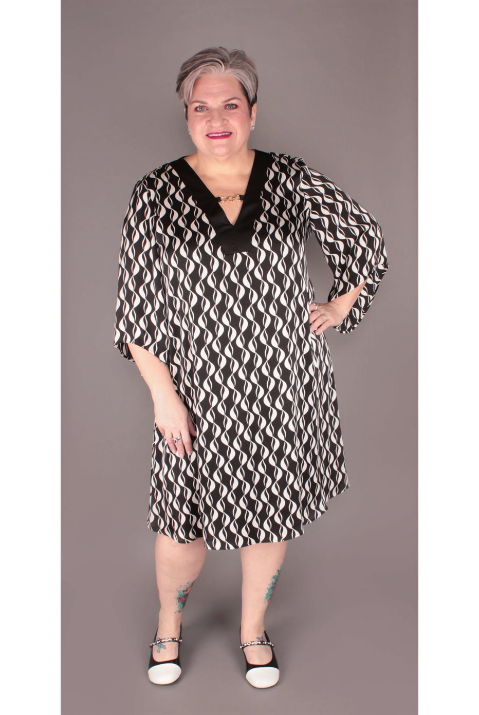 Robe ligne A à imprimé géométrique en satin Robe ligne A à imprimé géométrique en satin